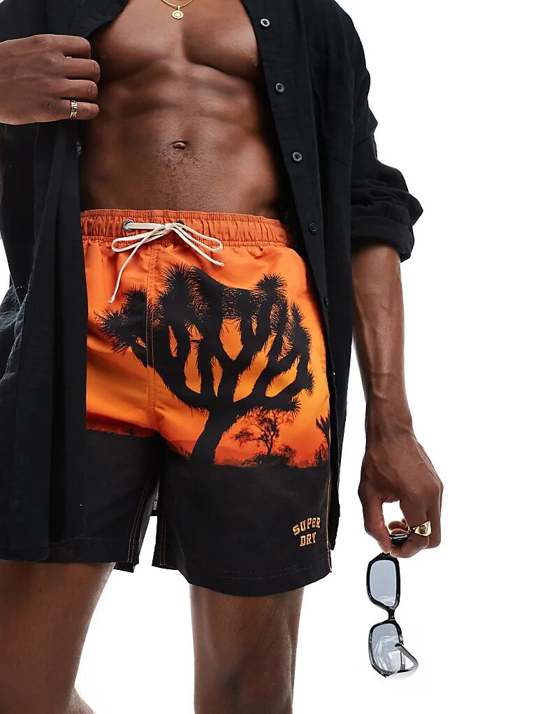 

Плавки-шорты Superdry Photographic длиной 17 дюймов в цвете «закатно-оранжевый»