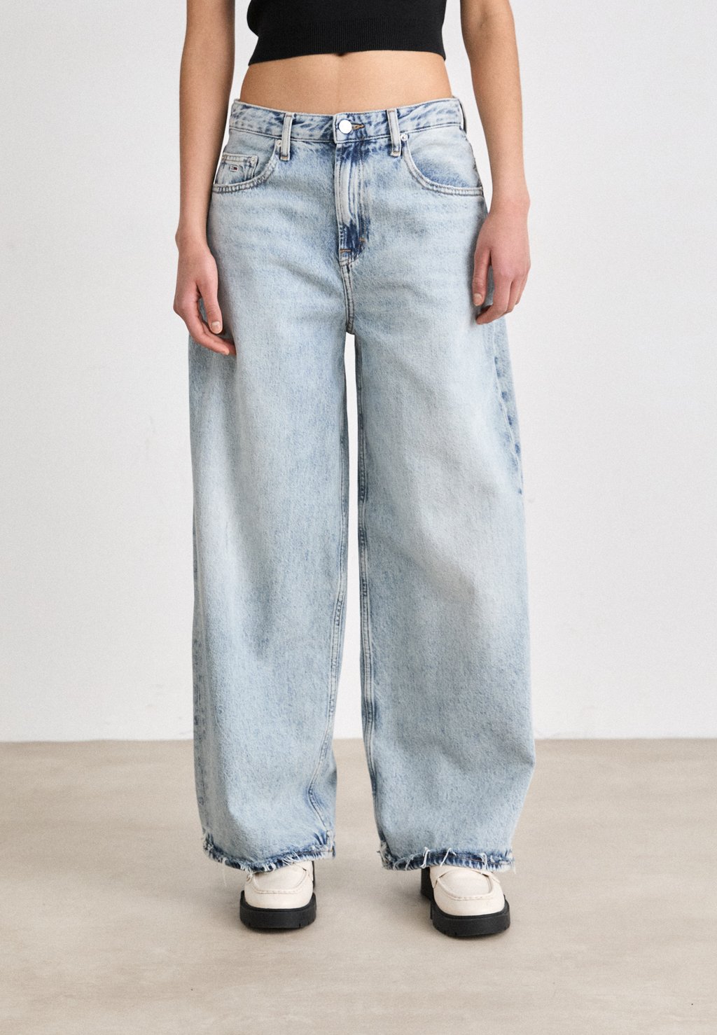 

Джинсы свободного кроя CHARLIE LOOSE REHEM Tommy Jeans, цвет Denim Light
