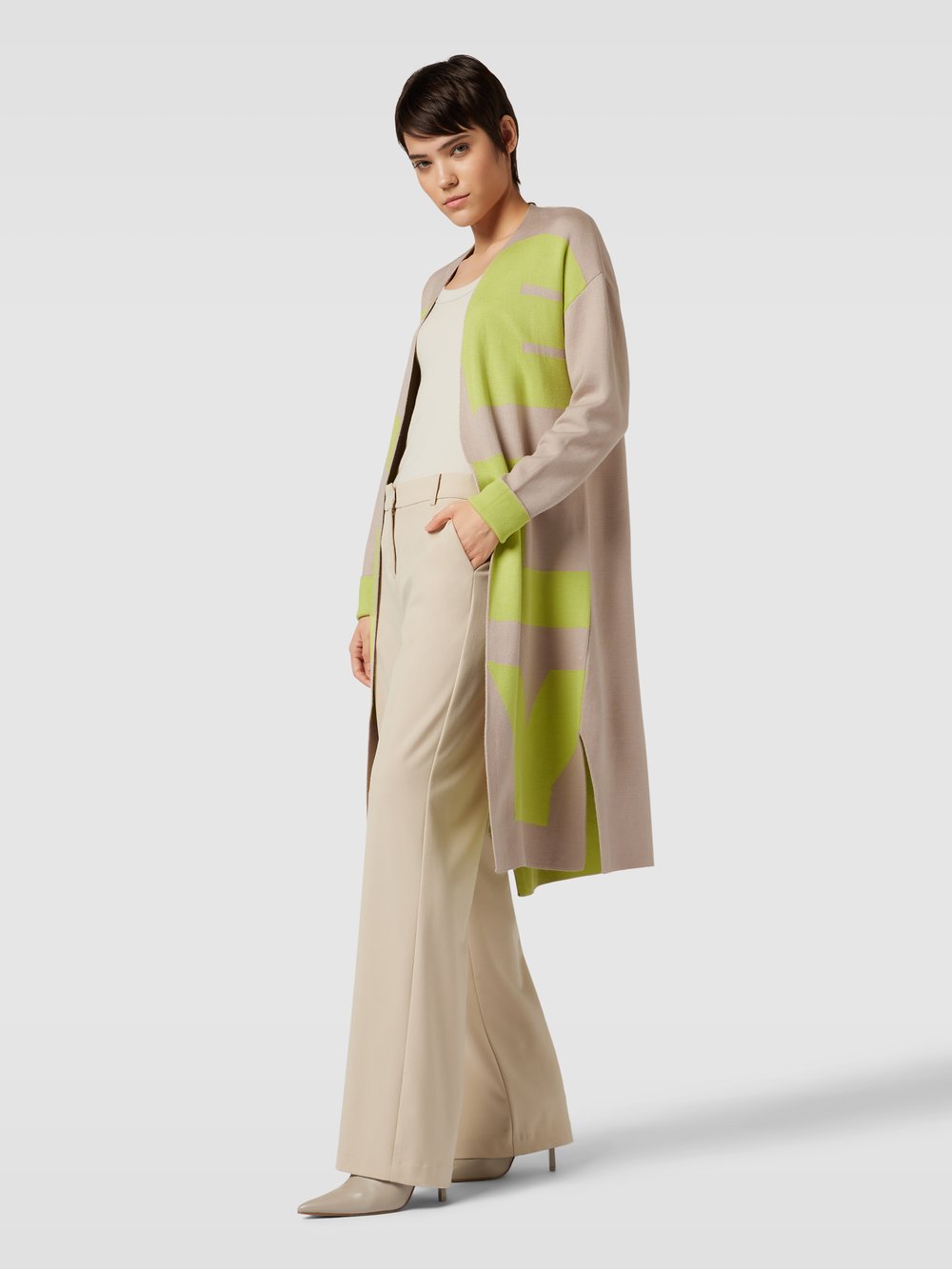 

Длинный кардиган с выразительной надписью Milano Italy