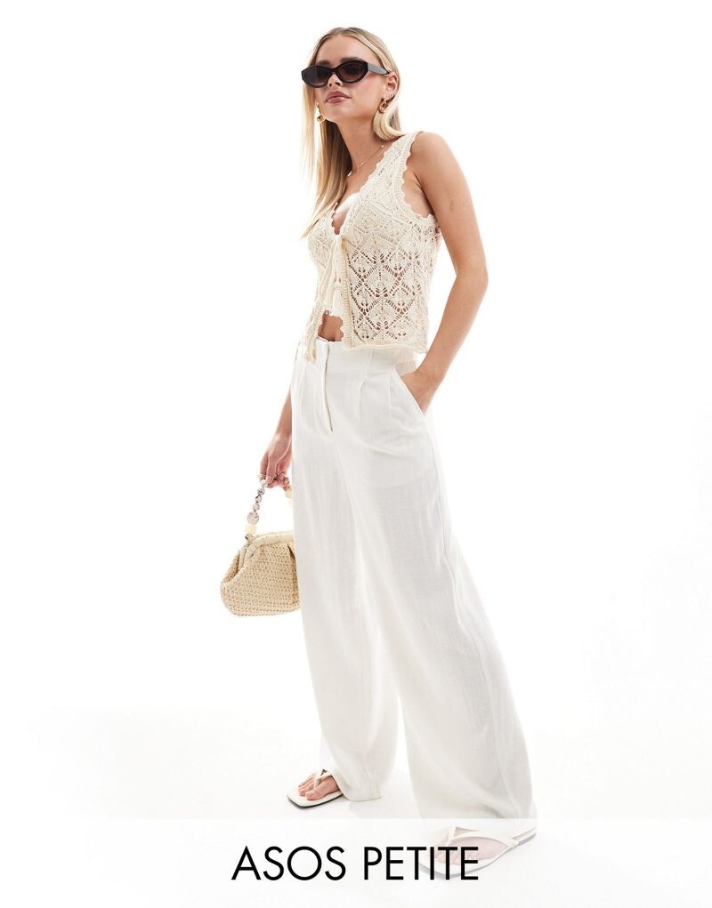 

Брюки из смесового льна с завышенной талией и декоративными швами ASOS DESIGN Petite