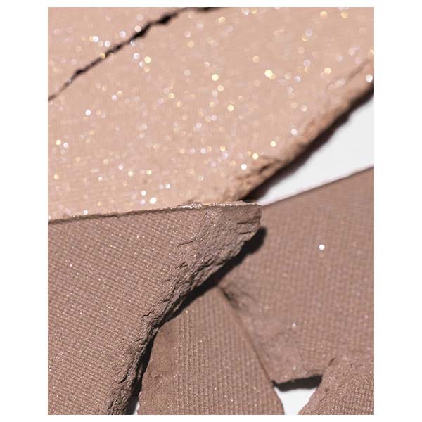 Палитра теней для век матовых и мерцающих оттенков нюдового оттенка INGLOT My True Self Eyeshadow Palette — фото 4