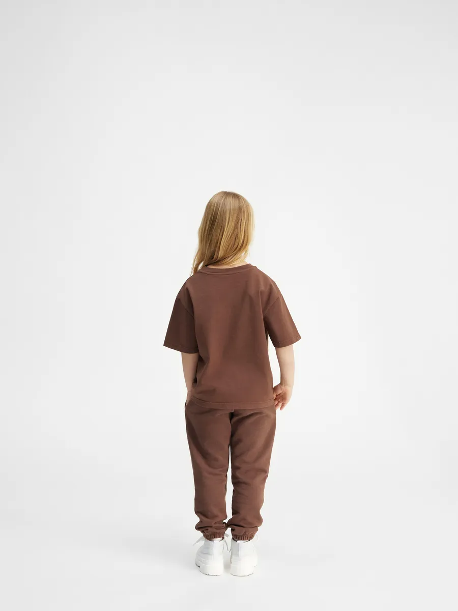 

Футболка с логотипом Jacquemus для ребенка Jacquemus, темно-коричневый