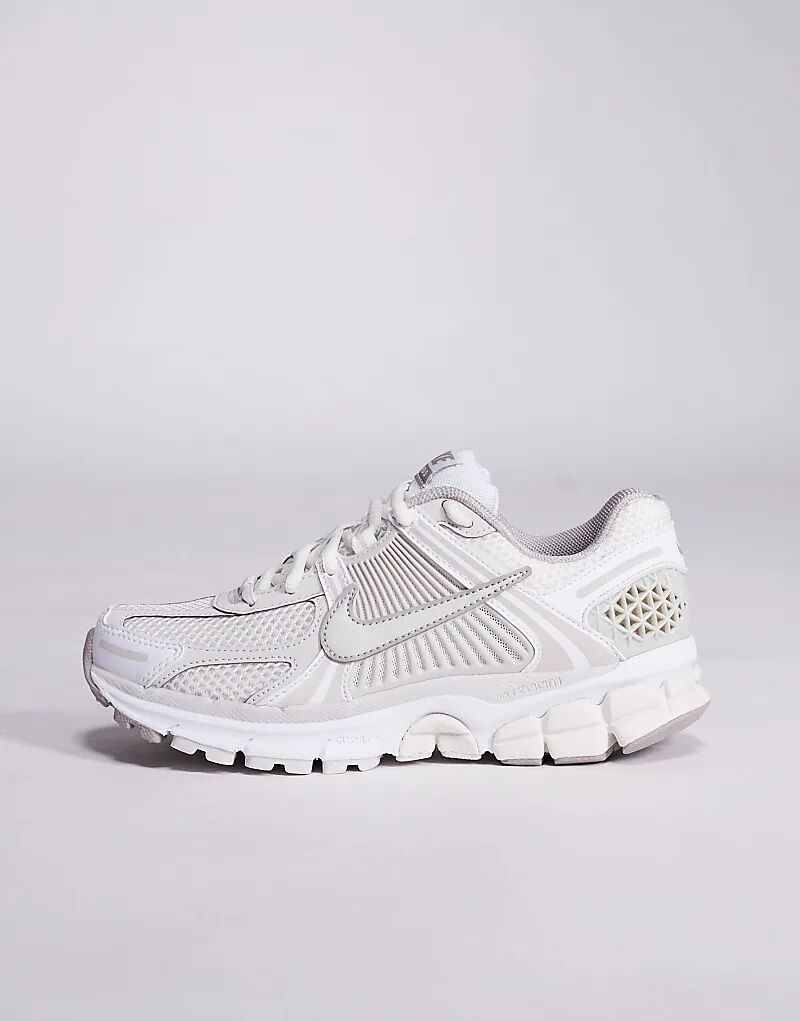 Кроссовки Nike Zoom Vomero 5 белого и бежевого цветов — фото 2
