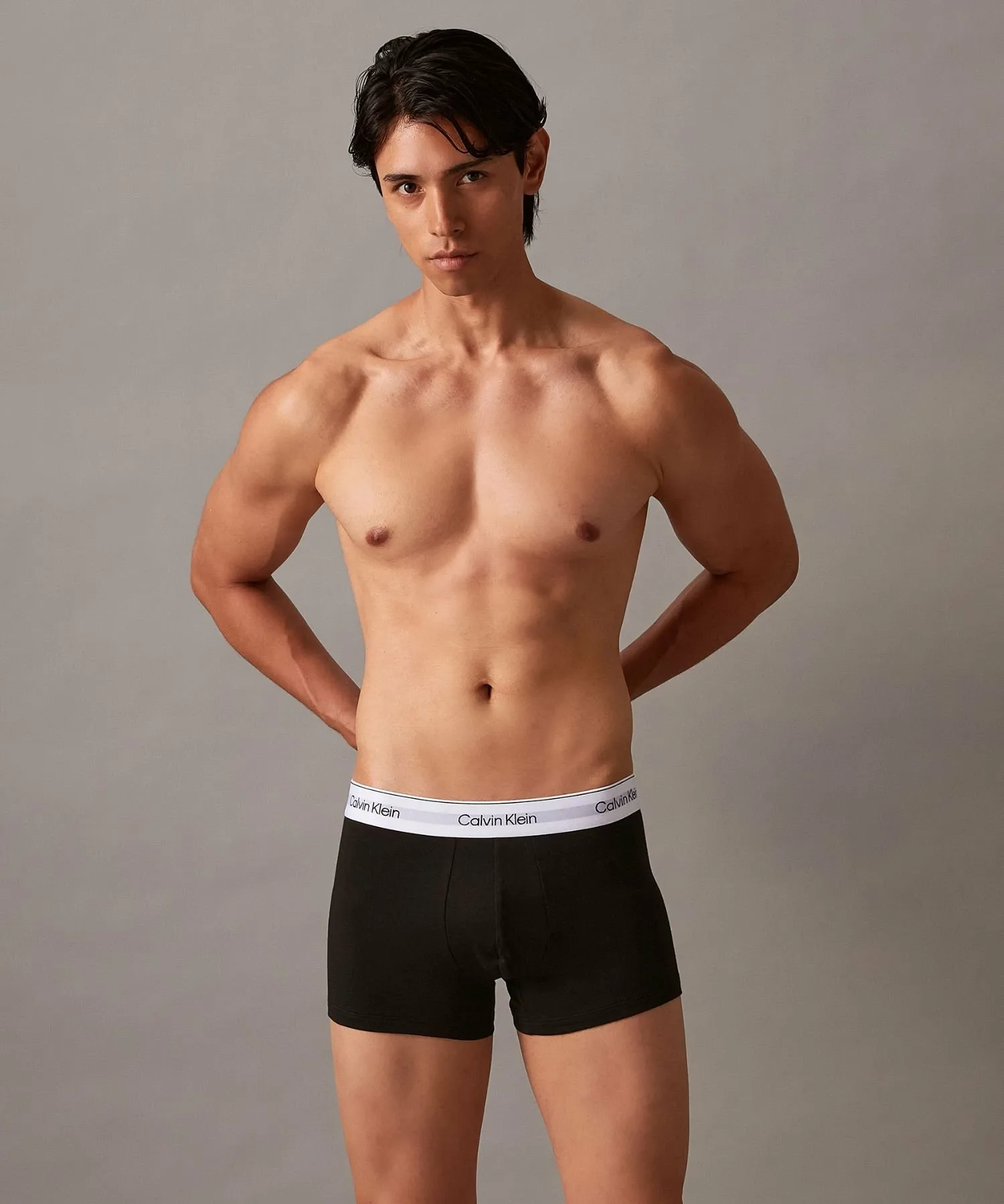 Официальный магазин Боксеры Calvin Klein Icon из эластичного хлопка, комплект из 2 штук, Calvin Klein NB4391 Как на Чон Куке, Grey Heather / Black — фото 2
