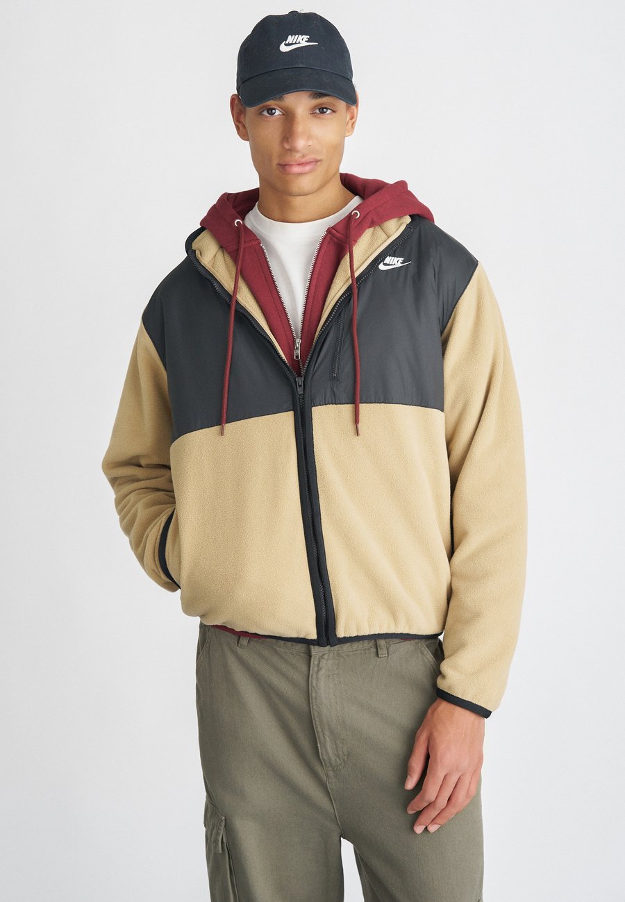 

Флисовая куртка Nike Sportswear CLUB WINTERIZED, Parachute Beige/Black/White/Beige