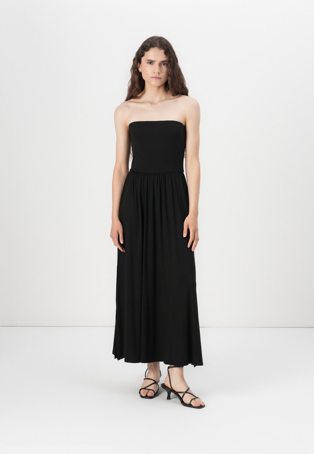 

Платье STRAPLESS DROPWAIST DRESS GAP, черный