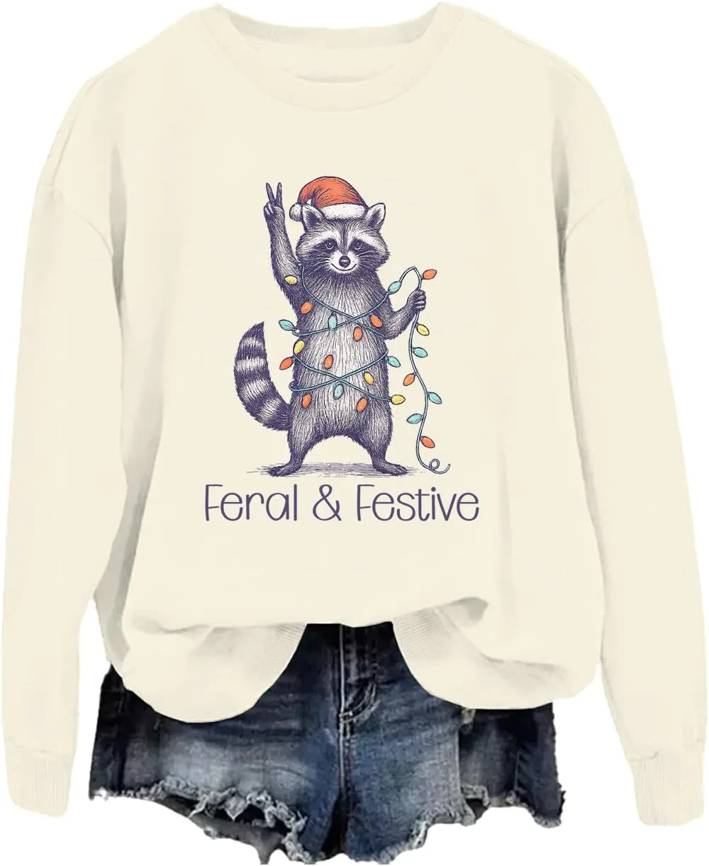 

Толстовка с капюшоном Feral & Festive с новогодним енотом JWVEL