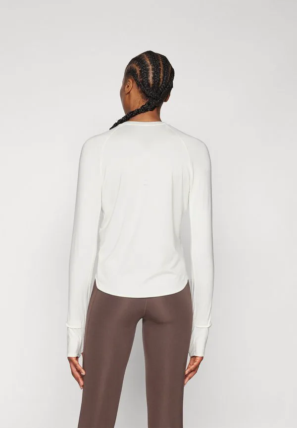 Блестящая блузка с длинными рукавами Nike Performance, Sail/Reflective Silver — фото 4