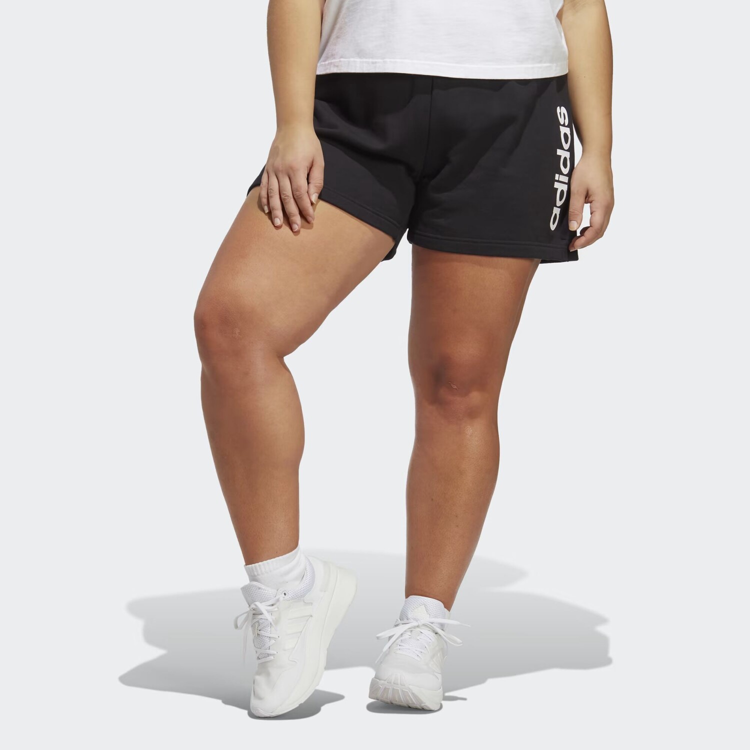

Линейные шорты Essentials из махровой ткани (большие размеры) Adidas, цвет Black/White
