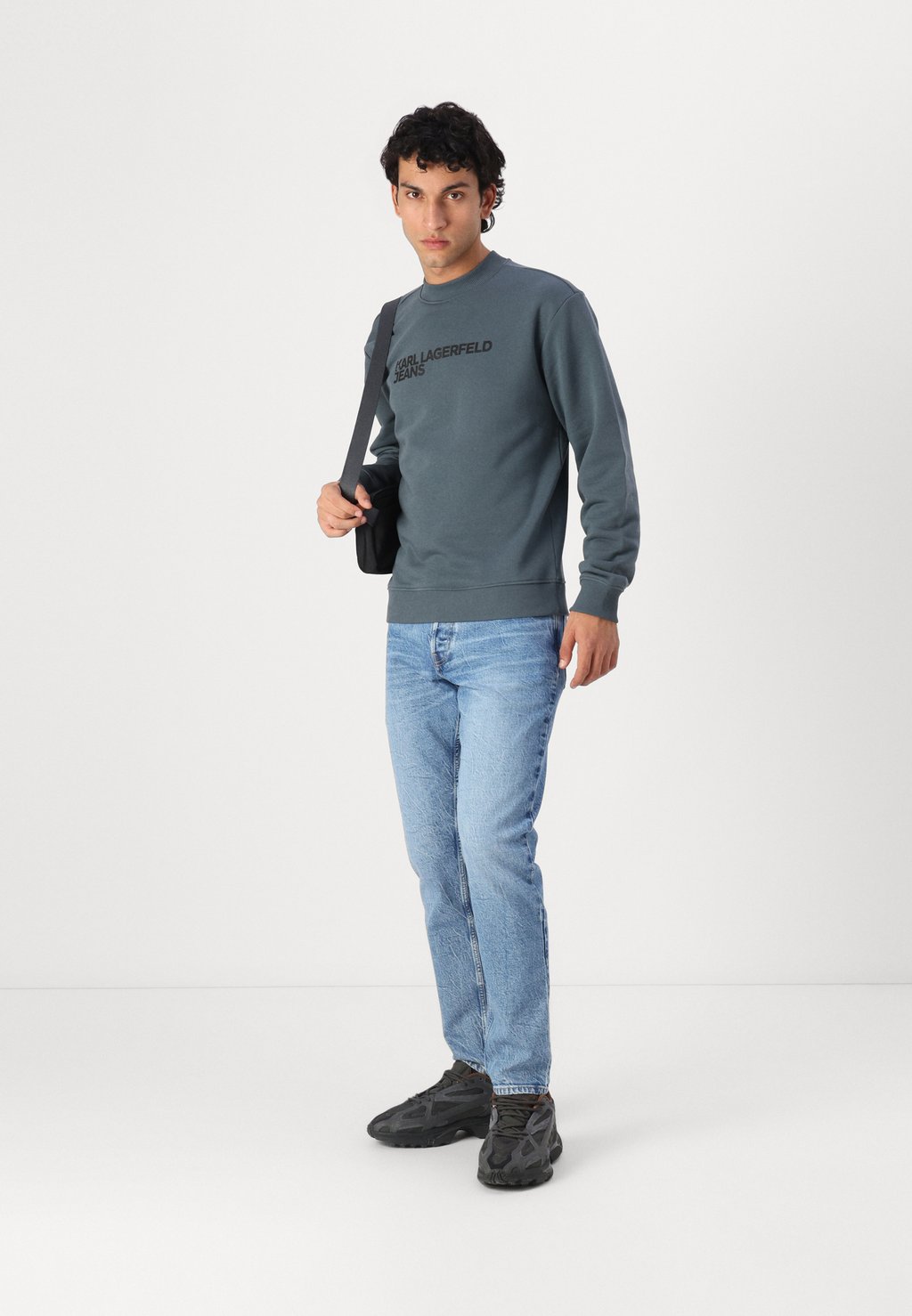

Толстовка ESSENTIAL LOGO Karl Lagerfeld Jeans, темно-зеленый