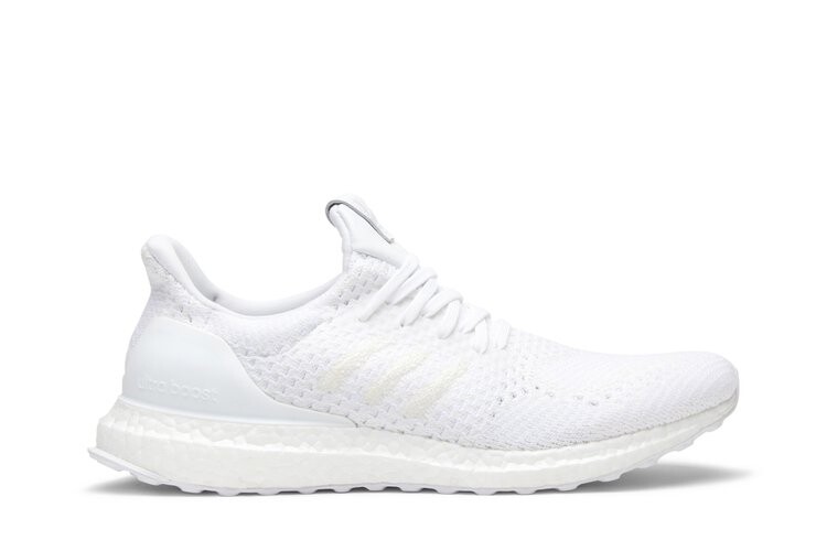 

Кроссовки Adidas A Ma Maniere x Invincible x UltraBoost 'Triple White', белый