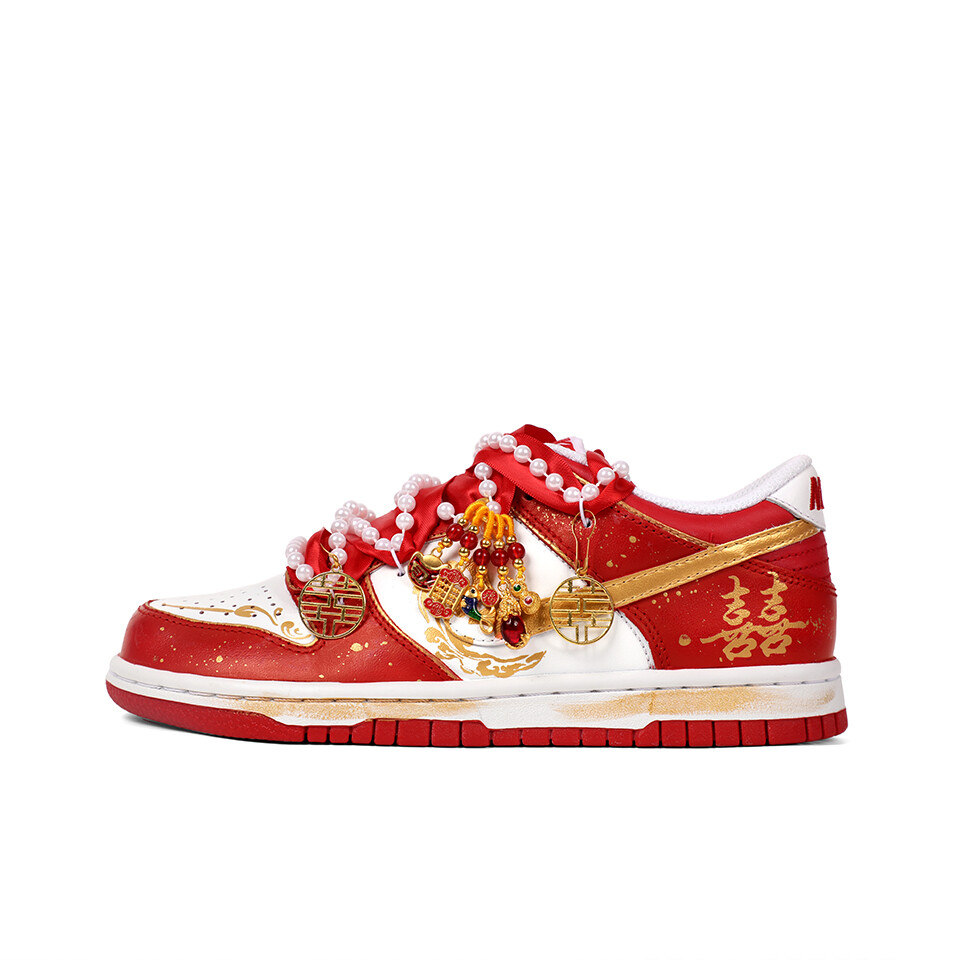 

Кроссовки Nike Dunk Skateboarding Shoes Women's Low-top Red, красный