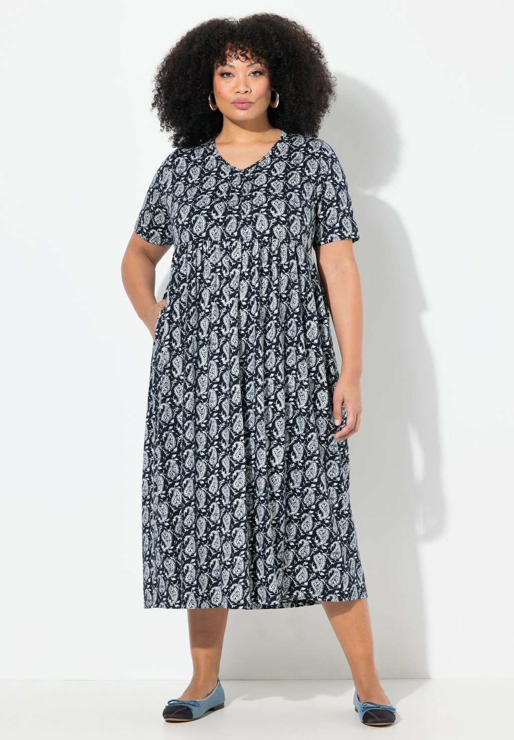 

Повседневное платье PAISLEY PRINT EMPIRE A-LINE POCKET Ulla Popken, темно-синий
