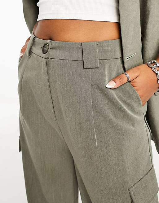 

Индивидуальные брюки карго цвета хаки ASOS DESIGN
