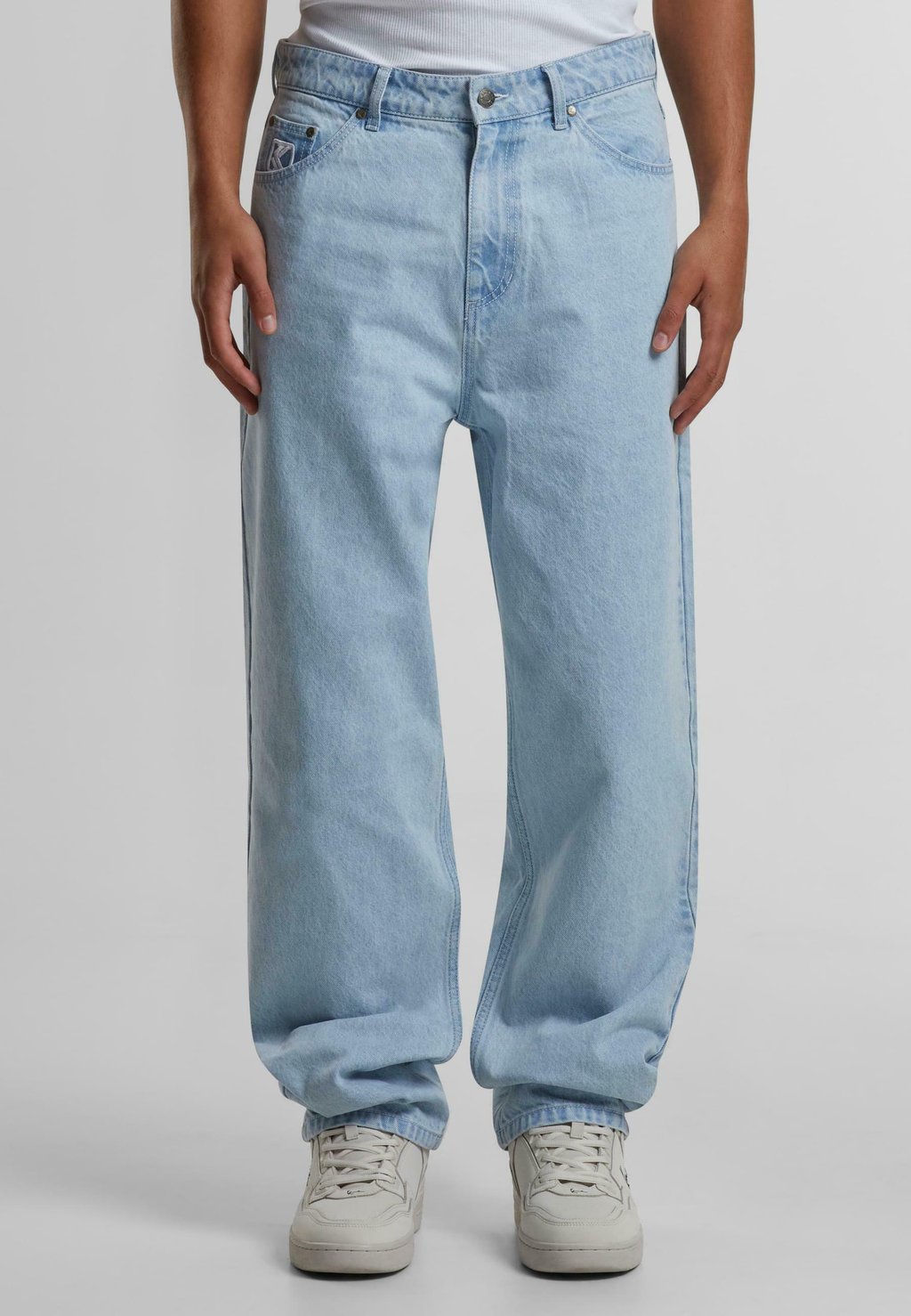 

Джинсы свободного кроя Karl Kani, цвет Bleached Blue