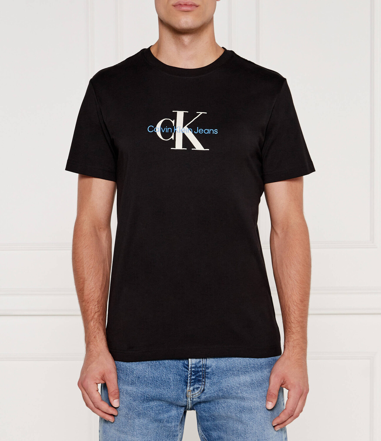

Футболка CALVIN KLEIN JEANS DISTRESSED Regular Fit, черный