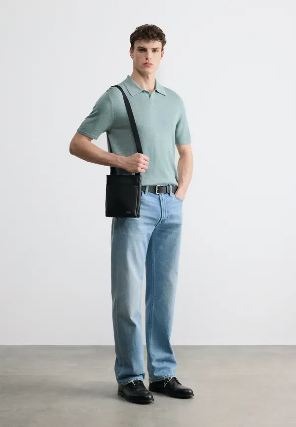 Футболка поло Calvin Klein Johnny, цвет замороженная ель — фото 2