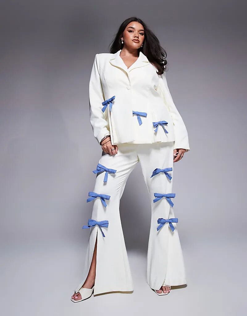 

Классические брюки ASOS LUXE Curve с джинсовыми бантами кремового цвета