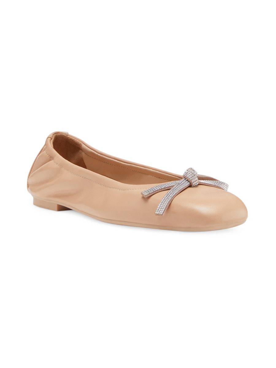 Кожаные балетки с декоративным бантом Stuart Weitzman, цвет Poudre — фото 2