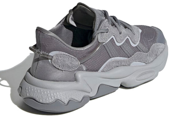 Кроссовки оригиналы ozweego shoes Adidas, серый — фото 4