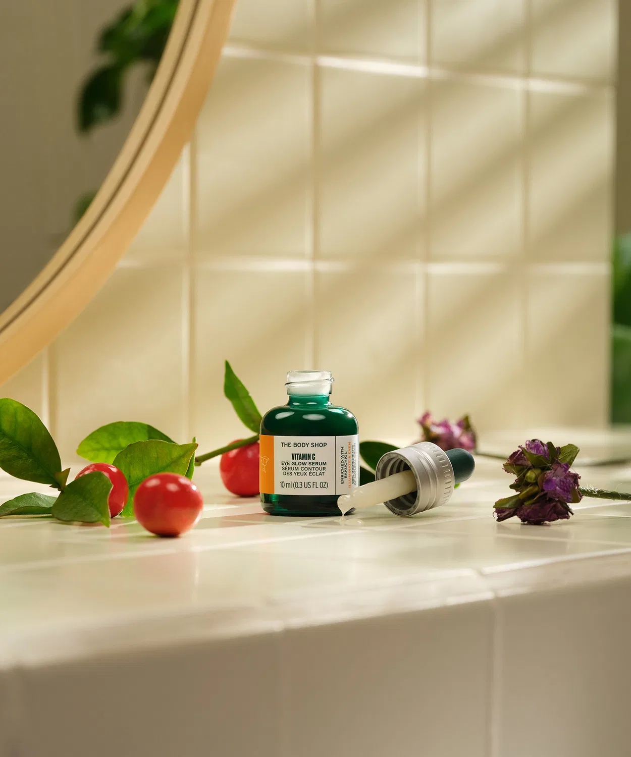 Сыворотка для глаз с витамином C The Body Shop 10 мл — фото 3