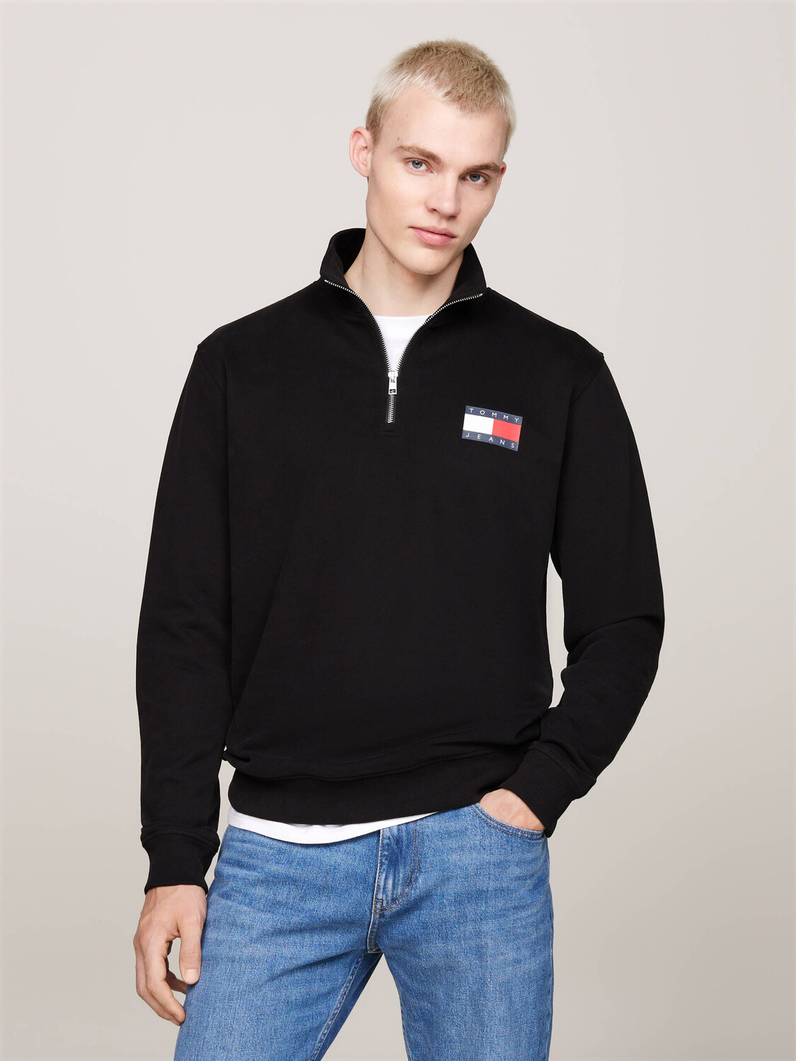 

Толстовка Tommy Jeans Regular Fit, черный