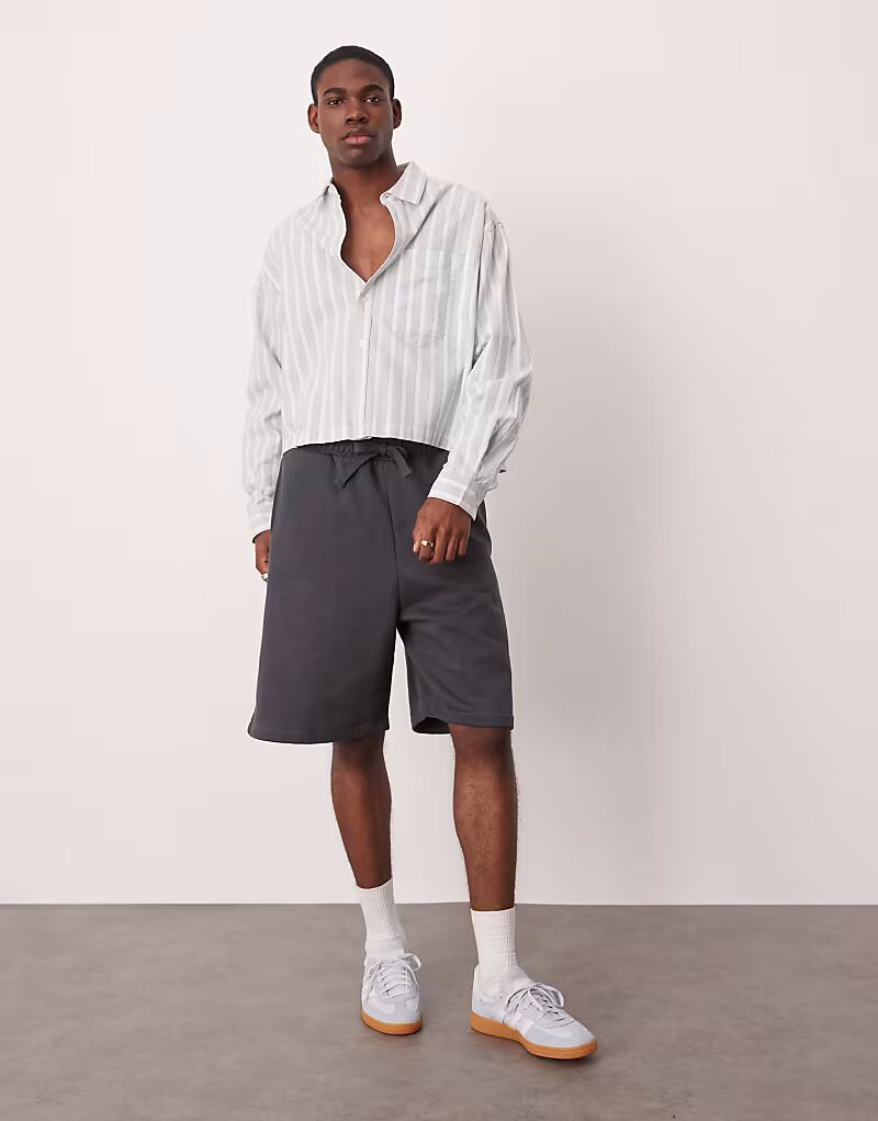 

Шорты оверсайз ASOS DESIGN из плотной ткани плотностью 400 г/м² в цвете древесный уголь - CHARCOAL