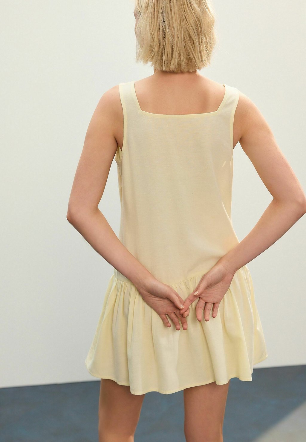 Платье-рубашка SQUARE NECK TIERED BOHO Next, желтый — фото 4