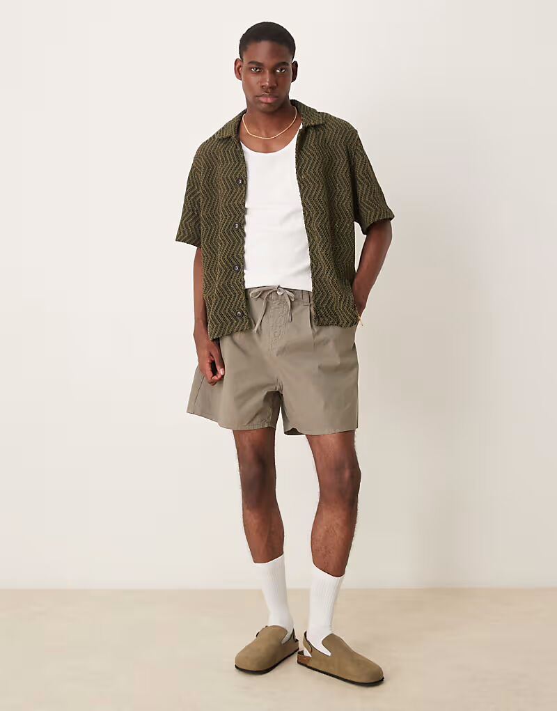 

Широкие укороченные шорты ASOS DESIGN со складками и шнурком цвета хаки