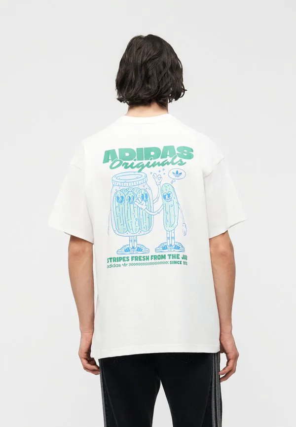 Футболка унисекс с принтом в виде маринованных огурцов Adidas Originals, Core White — фото 2