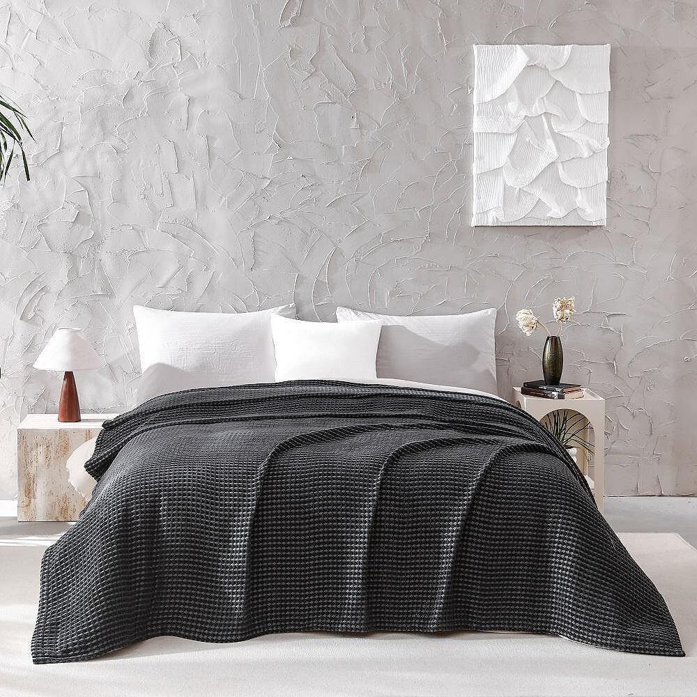 

Пушистое одеяло из вафельной ткани из синели Wholinens, цвет Dark Grey