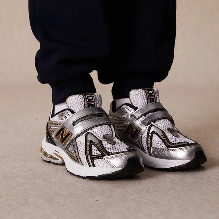 Детские кроссовки с амортизаторами NB 1906R, низкие, для детей от 3 до 7 лет New Balance, серебряный/белый — фото 2