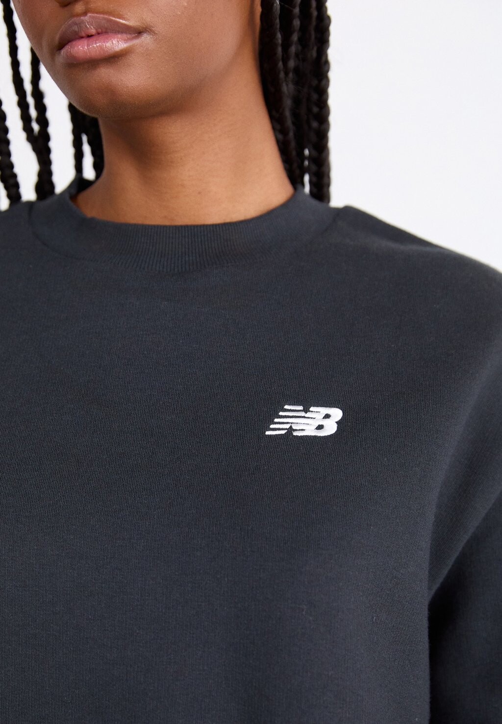 

Толстовка SPORT ESSENTIALS CREW New Balance, черный