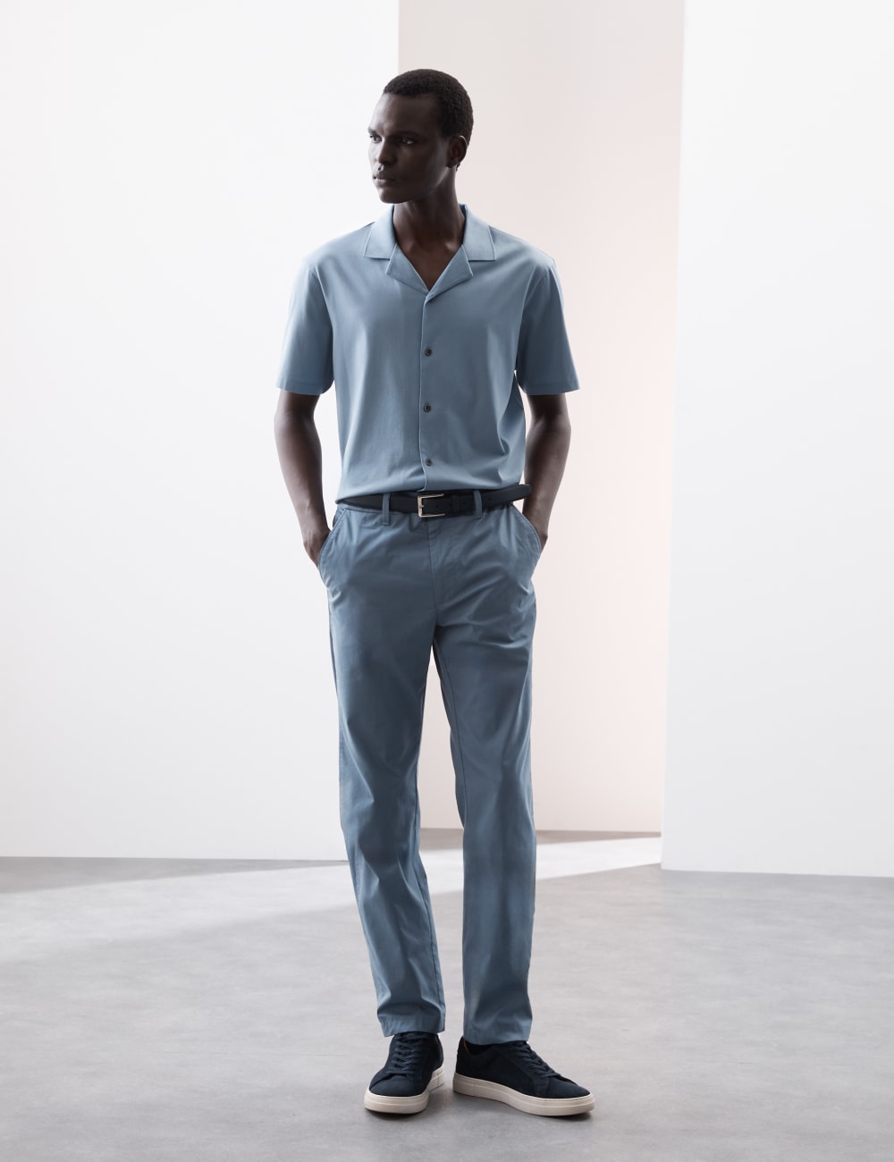 

Суперлегкие брюки-чинос Regular Fit Autograph, цвет Air force blue