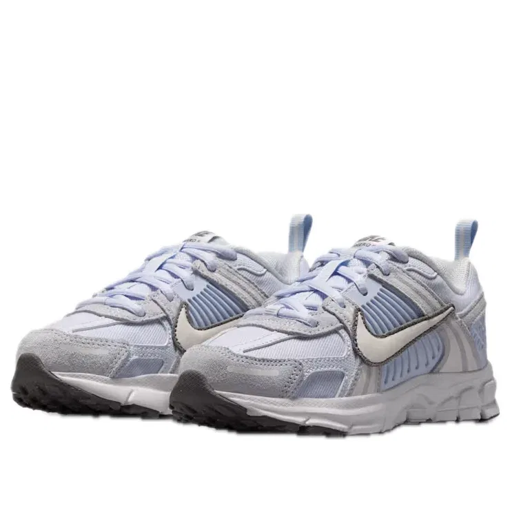 Детские кроссовки с шнуровкой Nike Air Zoom Vomero 5 Football Grey Pencil Point, синий — фото 2