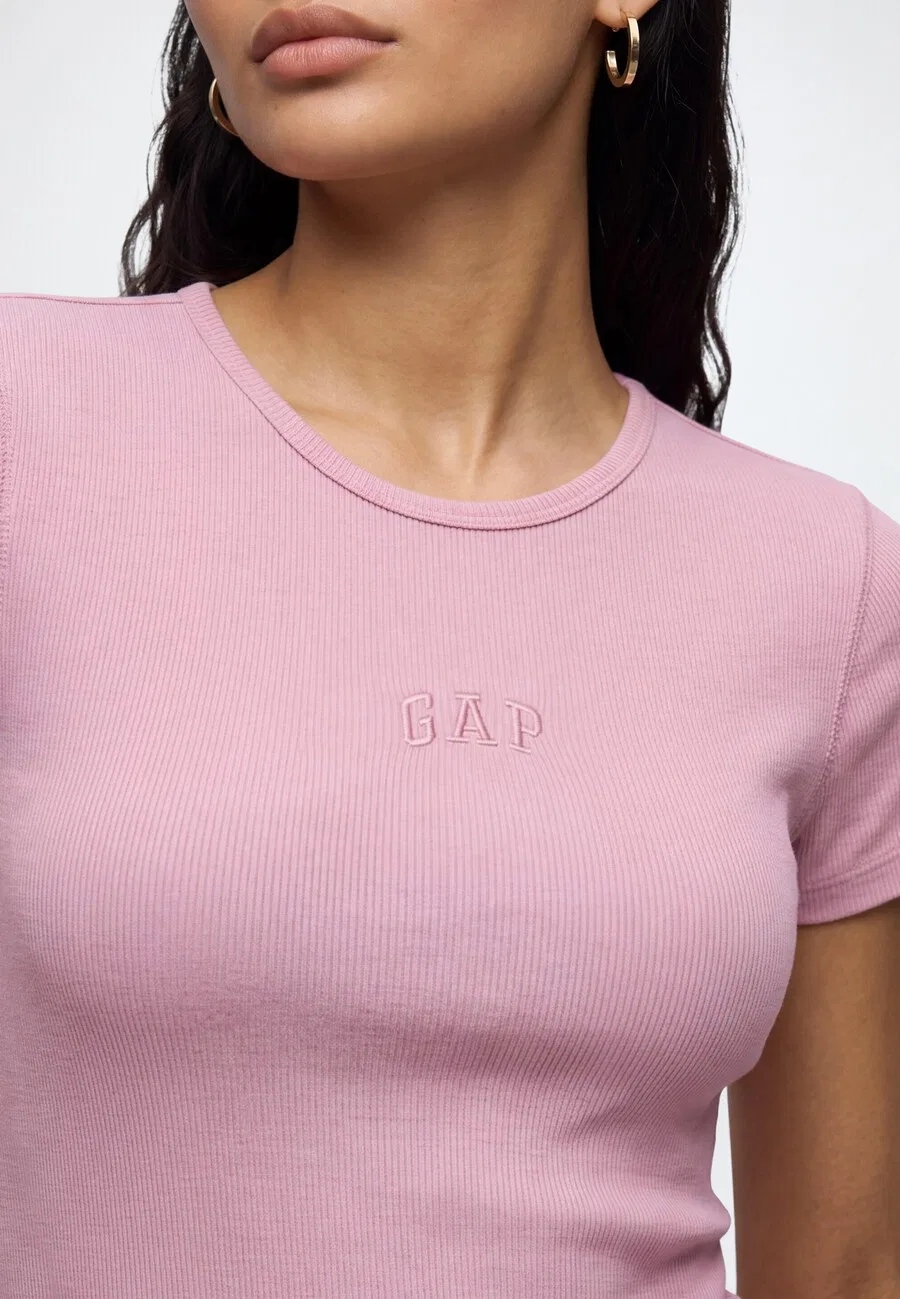 Футболка GAP сиреневого цвета — фото 3