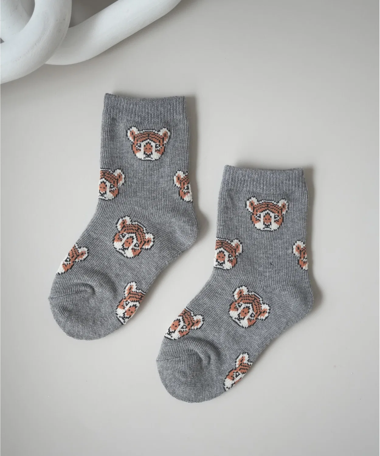 Детские носки с тигриным принтом, модель Chibi Tiger Port, Grey