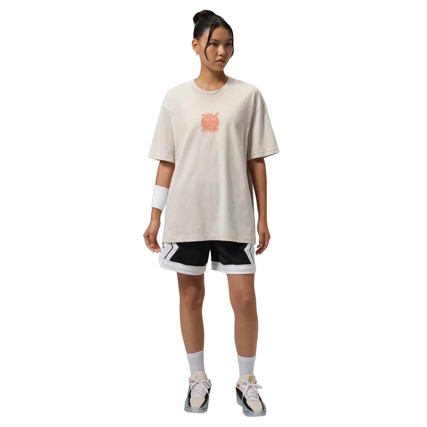 Женская футболка Air Jordan Dri-Fit Sport Dongdan T-Shirt 'Light Reddish B Jordan, Light Reddish/Brown/Pink Quartz/Sail White/University Red — фото 2