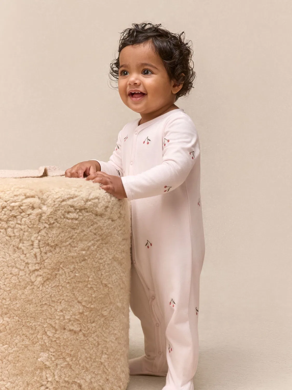 Комбинезон для сна с вышивкой вишен The White Company, розовый