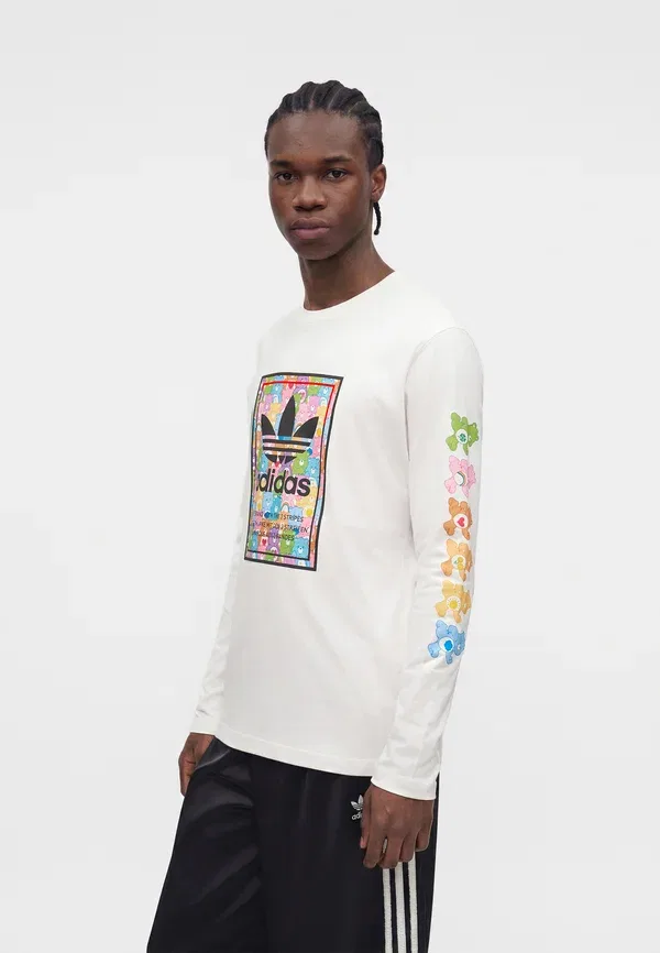 Футболка унисекс с длинными рукавами и изображением мишки Care Bear Adidas Originals, белый — фото 4