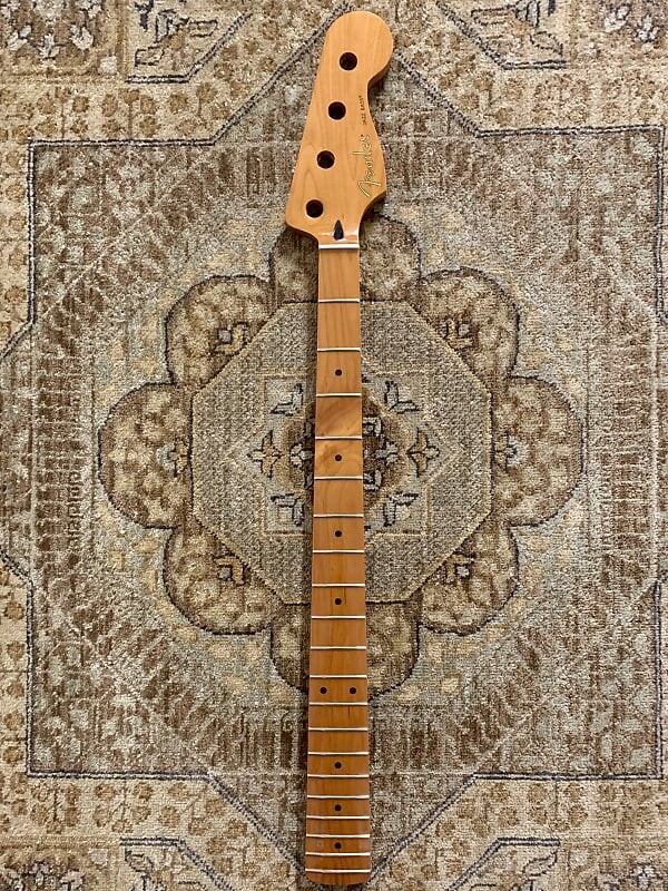 

Басовый гриф Fender из жареного клена для джаза с 20 ладами Medium Jumbo #1861 Fender Roasted Maple Jazz Bass Neck w/ 20 Medium Jumbo Frets #1861