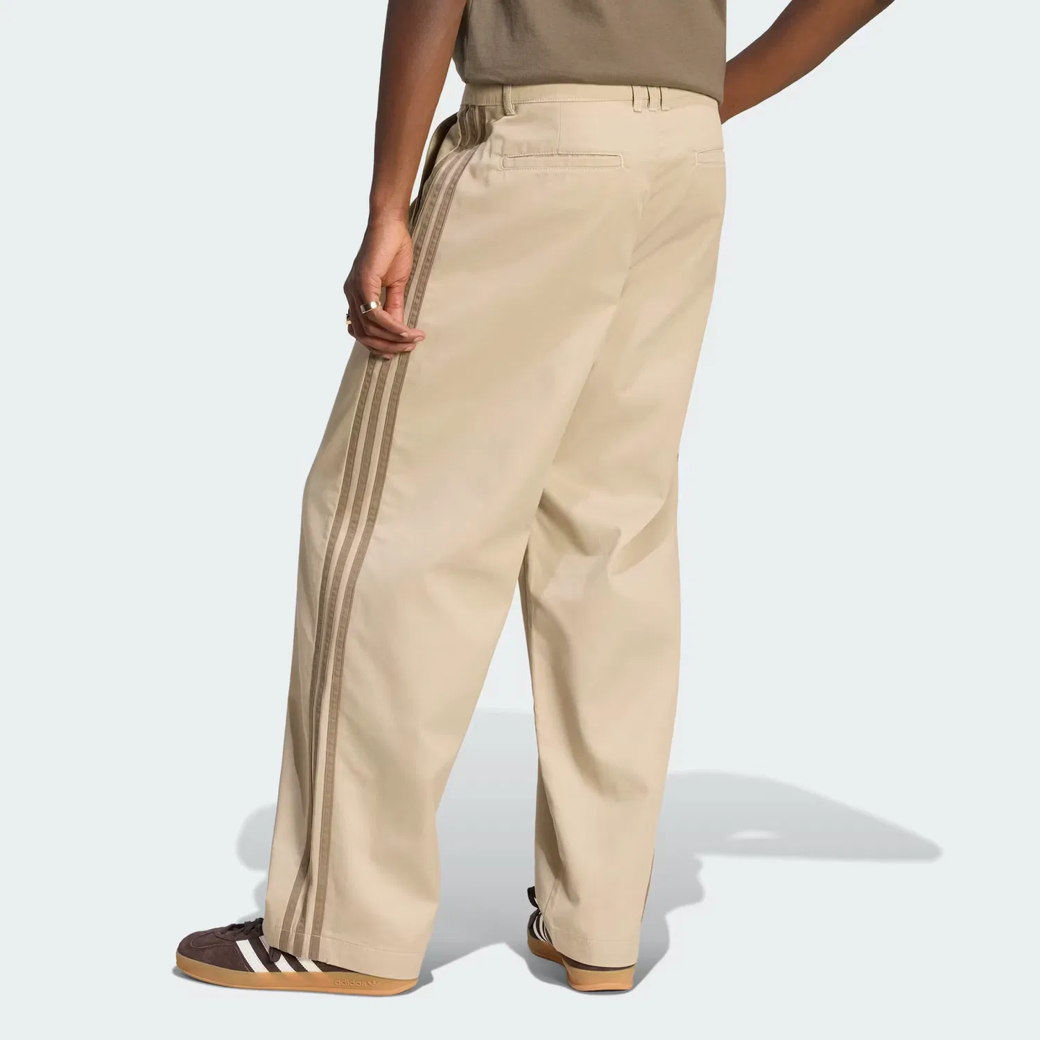 Мужские брюки свободного кроя 3-Stripes Pleated Adidas Originals, хаки — фото 2