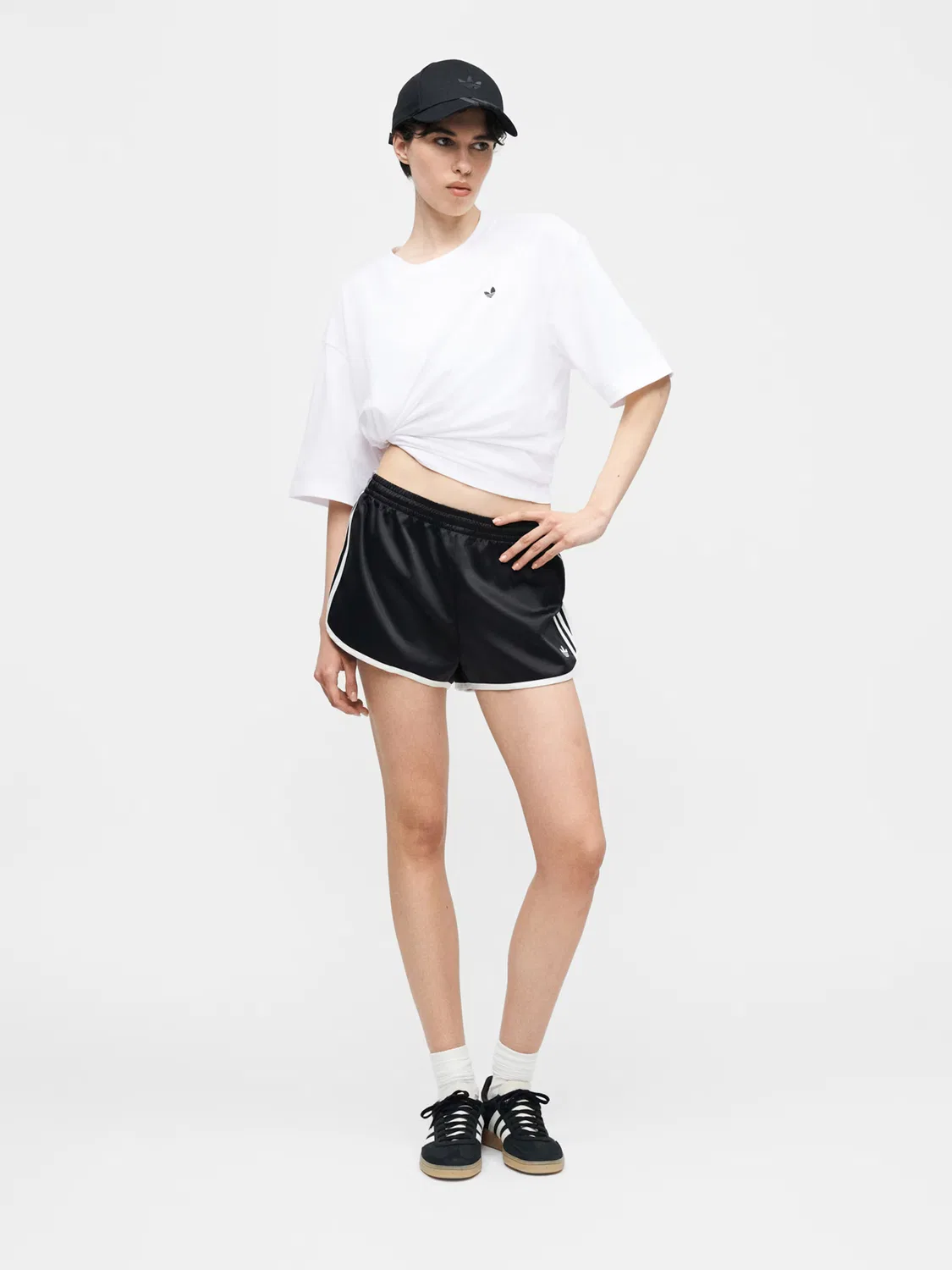 Футболка оверсайз Adidas Originals Essential белого цвета — фото 4
