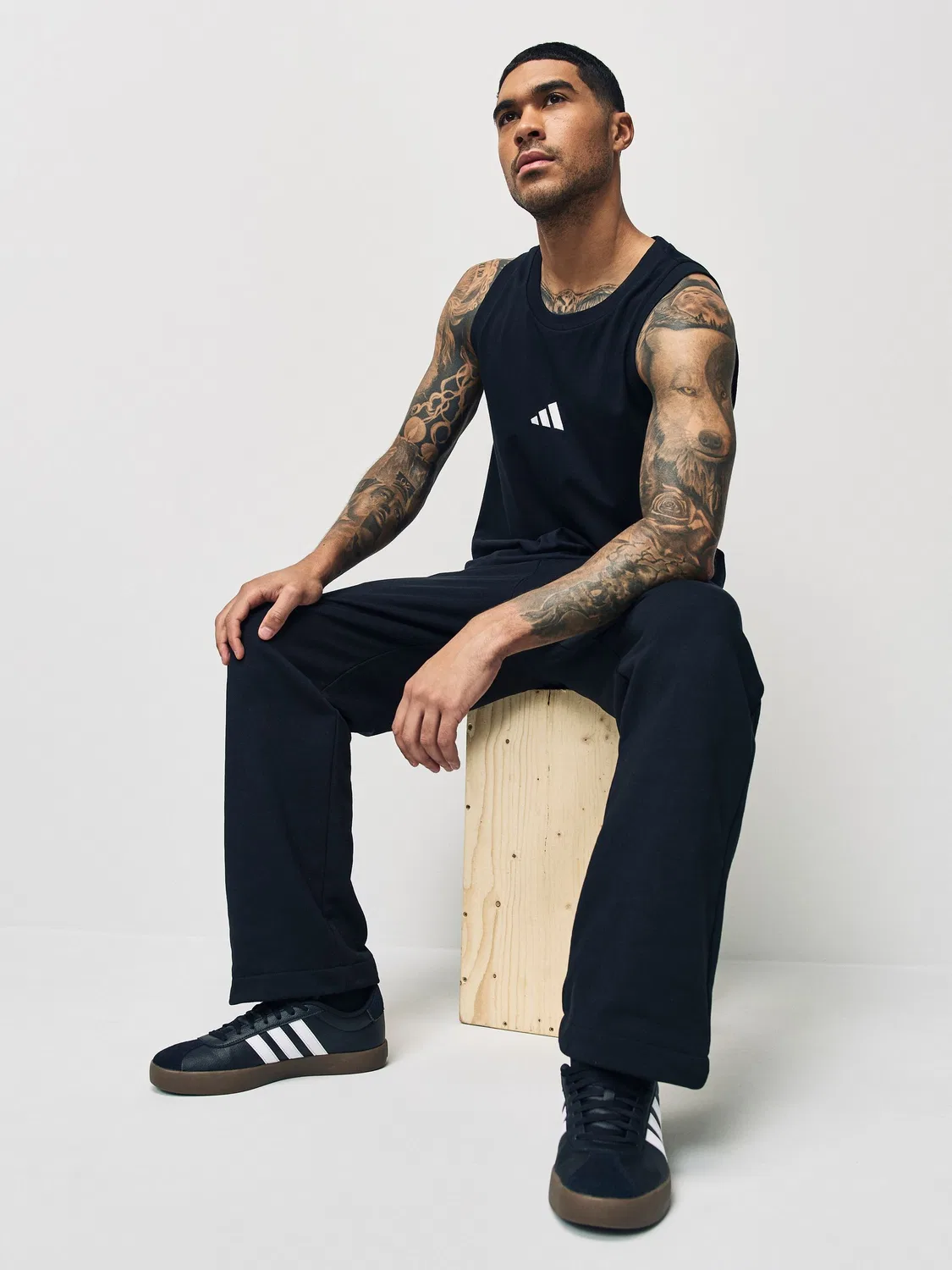 Майка Essential с логотипом adidas Black — фото 4