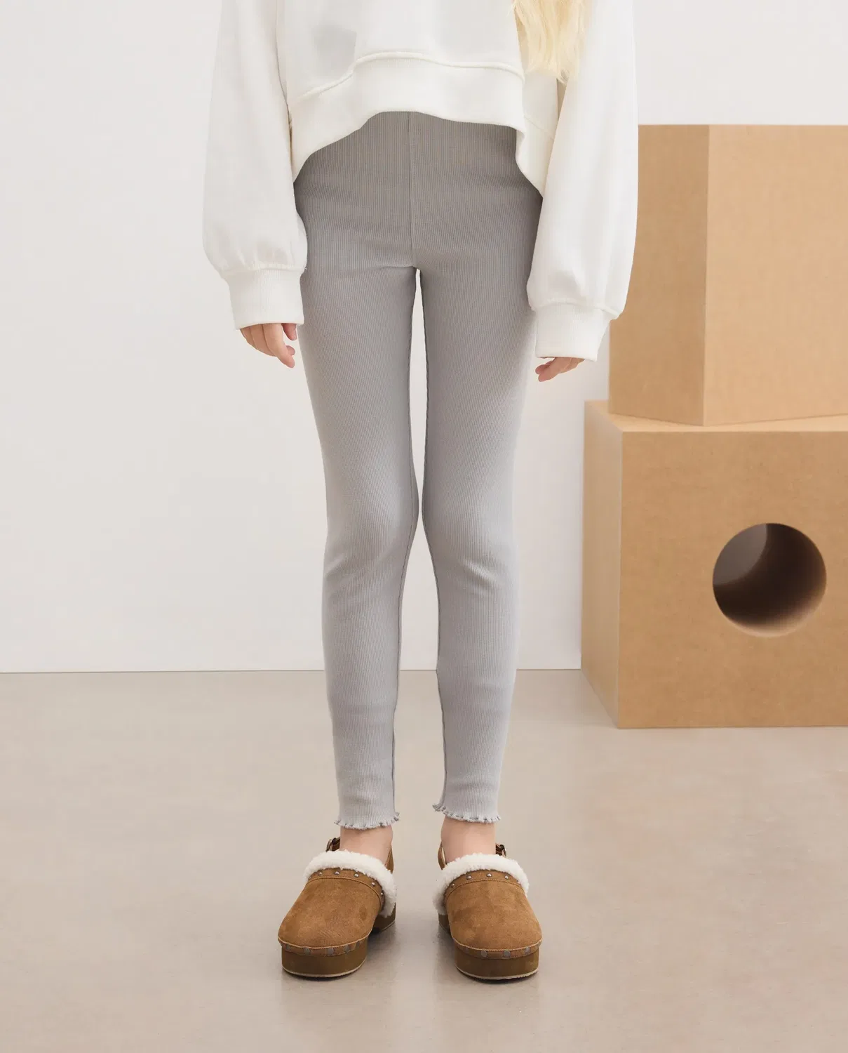 Детские леггинсы для девочек хлопковые из рибаны Kids El Corte Inglés, Gris Claro — фото 2