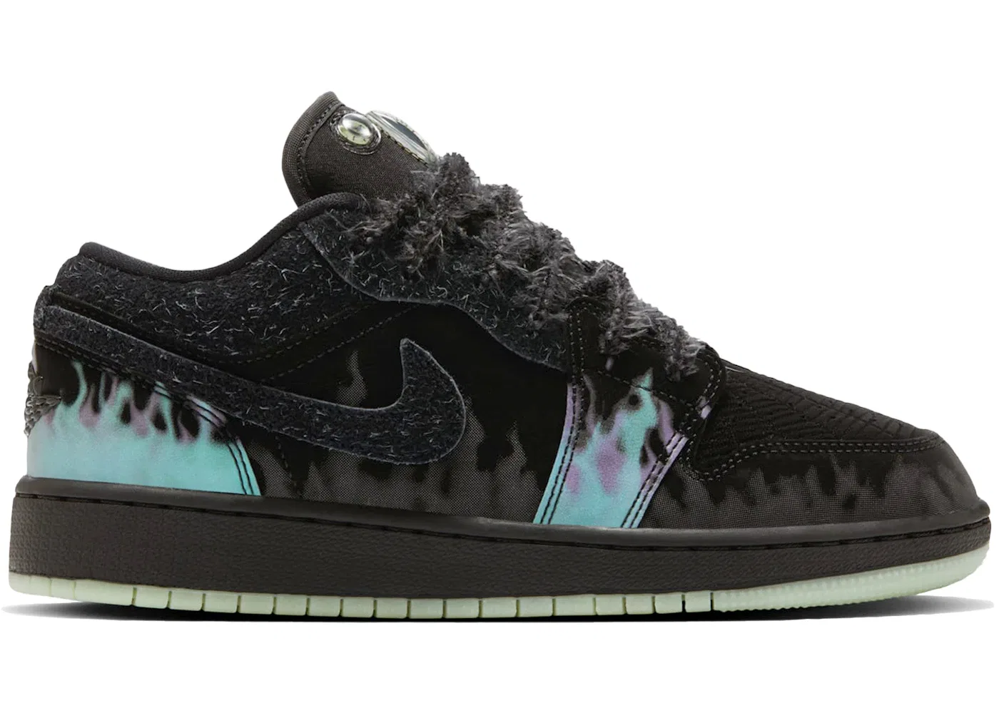 Детские кроссовки Lifestyle Jordan 1 Low Halloween Fortune Fly Jordan, Black/Green Frost-Black Raspberry-Green Strike