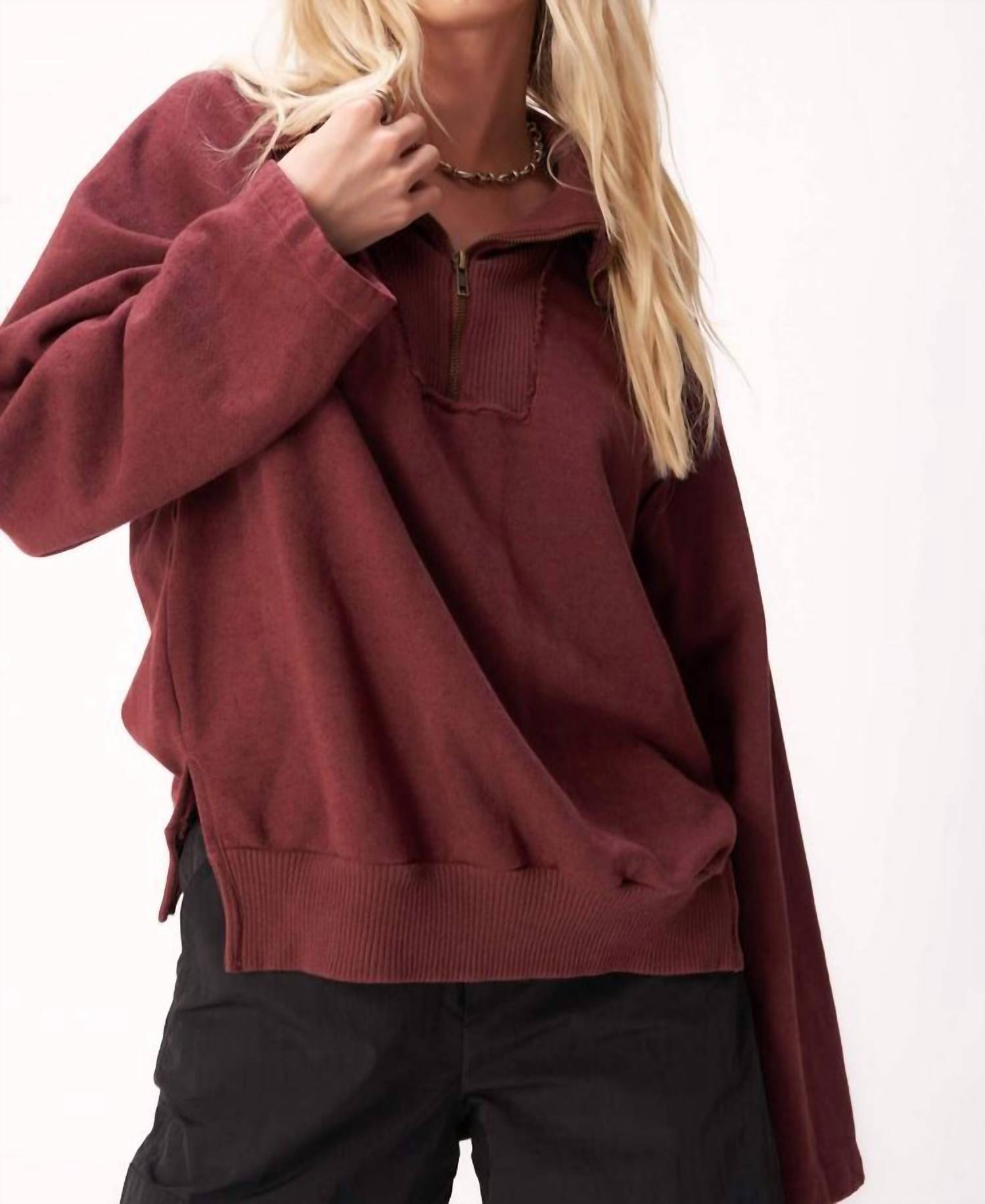 

Свитшот Better Late Half Zip в цвете Spiced Copper PROJECT SOCIAL T