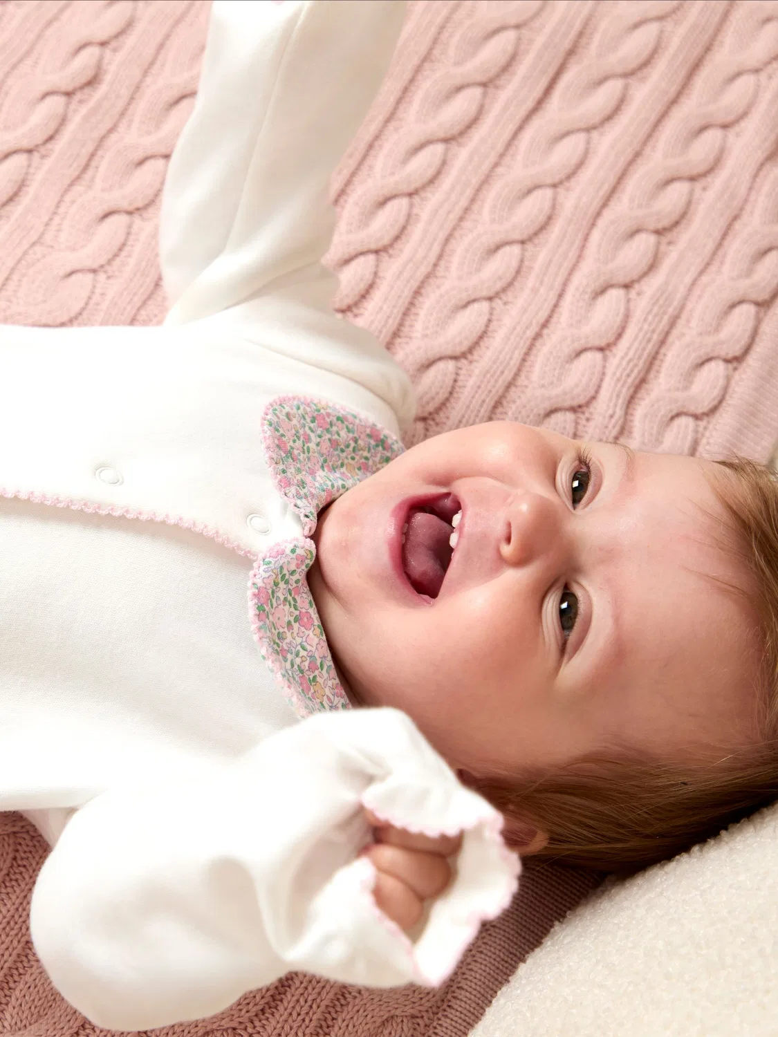 Комбинезон с цветочной вышивкой JoJo Maman Bébé, кремовый — фото 3