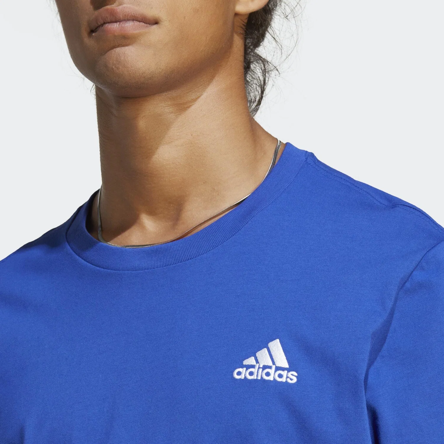 Мужская футболка из хлопка Essentials Single Jersey Embroidered Small Logo T-Shirt Adidas, Konigsblau — фото 4