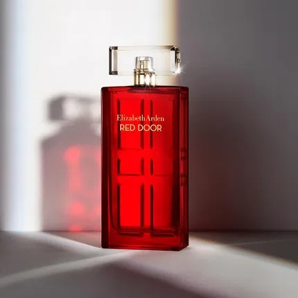 Туалетная вода цветочно-древесная Elizabeth Arden Red Door, 50 мл